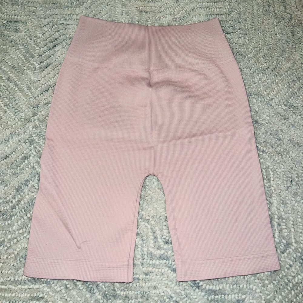 NWOT avocado Ribbed Bike Shorts